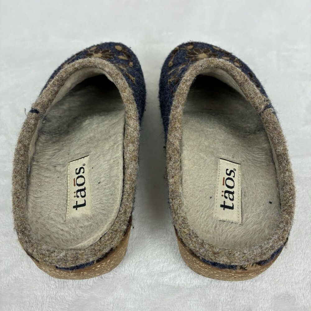 Taos Woolderness 2 Wool Clogs Women’s Size 38 US 7.5 Navy Floral Embroidered - Picture 9 of 13